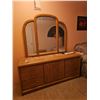 Image 2 : Bedroom Furniture Set With Queen Bed