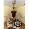 Image 2 : Maroon Table Lamp with Angels Decor