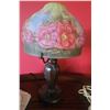 Image 1 : Hand-Painted Glass Floral Table Lamp