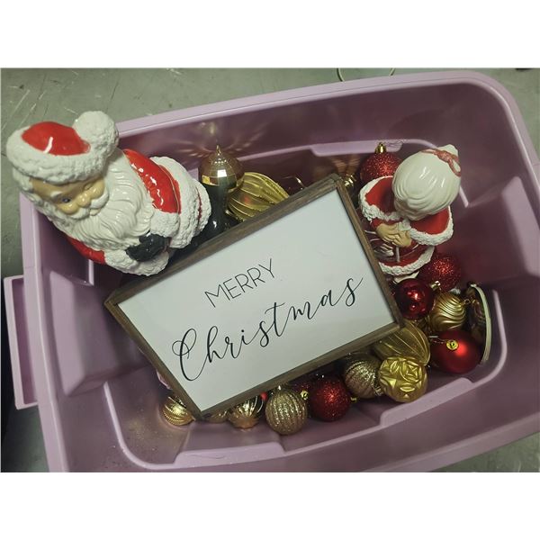 Christmas Decor Lot With Santa Figures