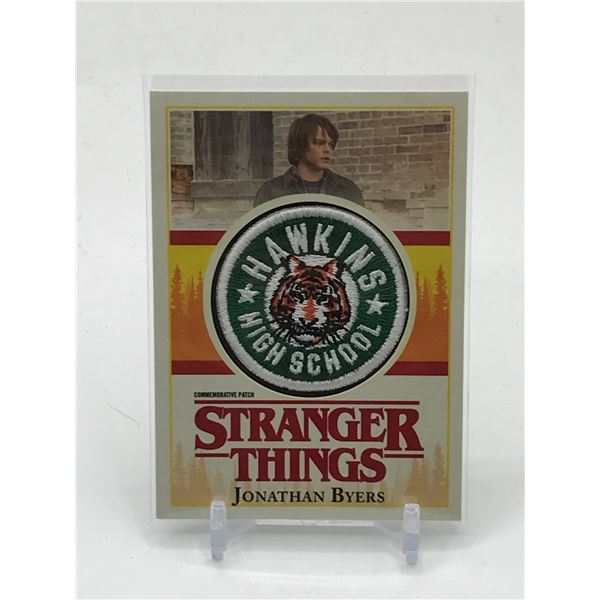 TOPPS NETFLIX STRANGER THINGS HAWKINS HIGH SCHOOL COMMERMORATIVE PATCH TRADING CARD