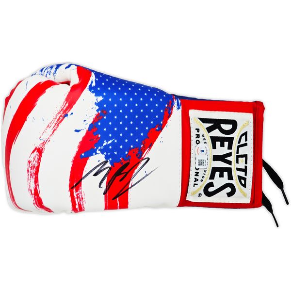 MICHAEL B JORDAN SIGNED BOXING GLOVE - BECKETT COA