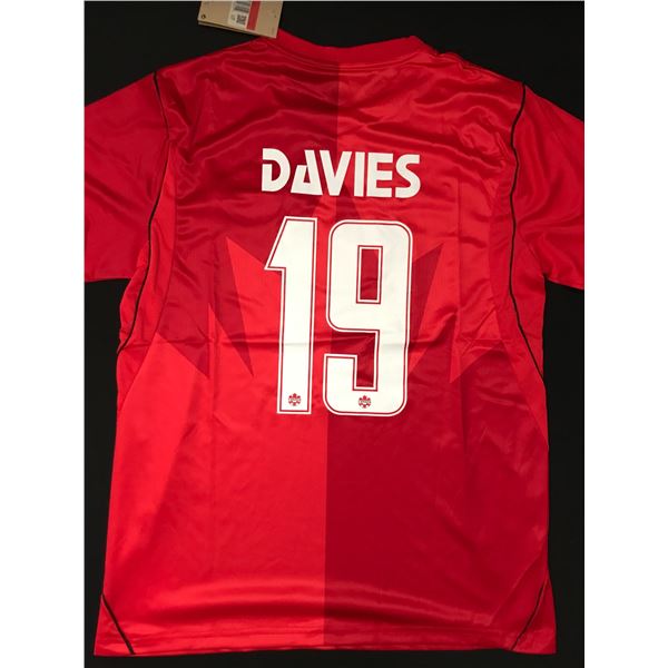 NEW WITH TAGS ALFONSO DAVIES TEAM CANADA SOCCER JERSEY