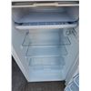 Image 3 : Arctic King Mini Fridge Model DFB30DF