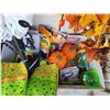 Image 2 : Halloween and Fall Decor with Assorted Gift Bags