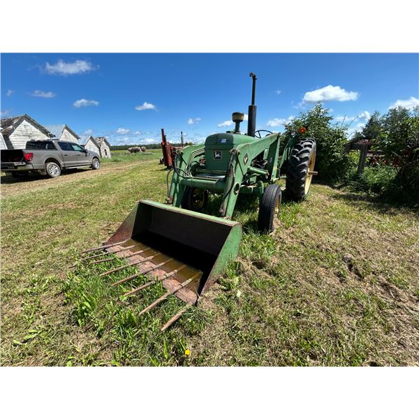 JD 2130, open station c/w 146 loader, single hyds, 540 PTO, good rubber & metal, not running, showin