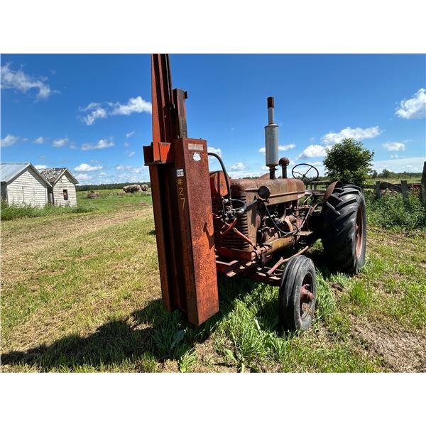 I.H W6 c/w McCoy Renn Post Pounder, not running, # 8550-DG