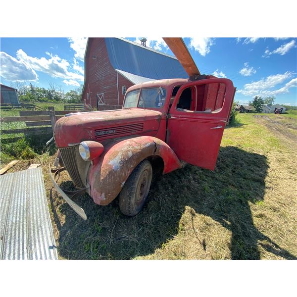 1940 Ford 1 ton, flat head 8, single wheels, grain box, manuals, worth while project