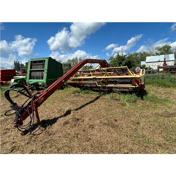 N.H 499 hydro swing 12' , 540 PTO, rubber rollers, good condition, SN: 523089