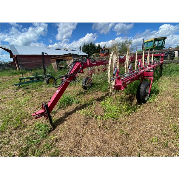 Enrossi 12 wheel rake , nice condition, SN: 108147