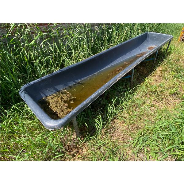 Plastic feeder c/w metal frame