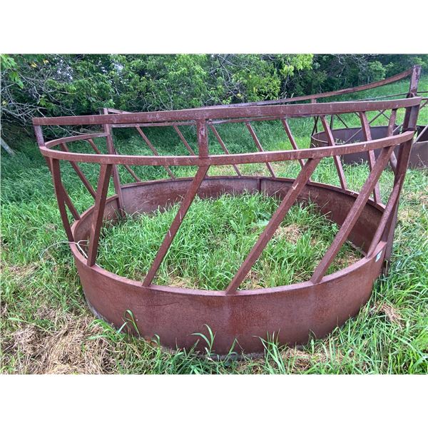 Round bale feeder
