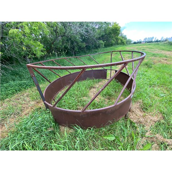 Round bale feeder