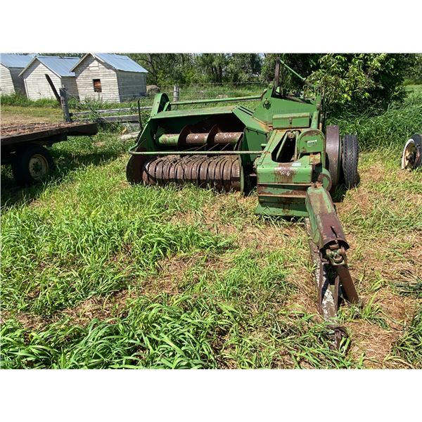 JD 214T square baler