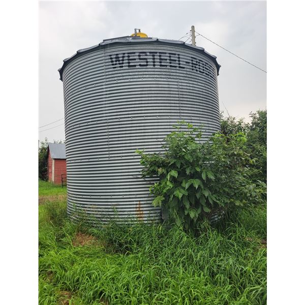 (Lot #'s 130, 131 & 132 are a Group Lot) Westeel Rosco 5-ring grain bin c/w vortex elec. blower fan,