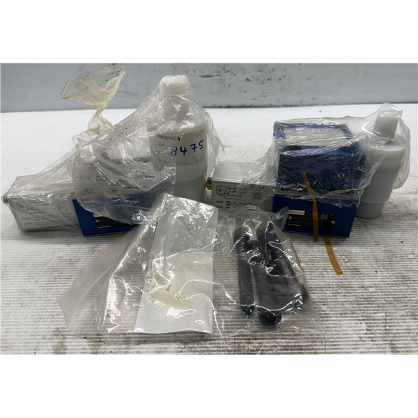 (2) Rexroth #R900617372 Valves