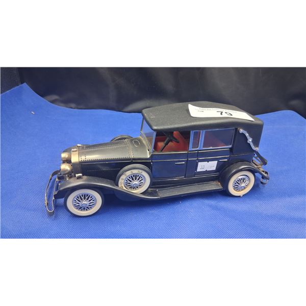 Vintage Car radio, tested, works! 9" long