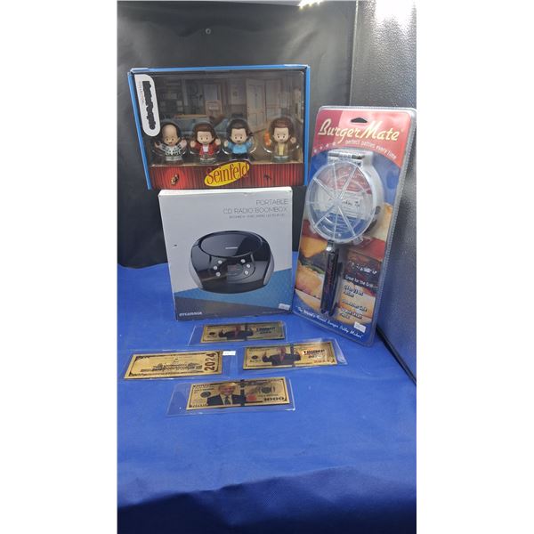 Collectable lot inc Seinfield figures, Donald T@rump money, etc