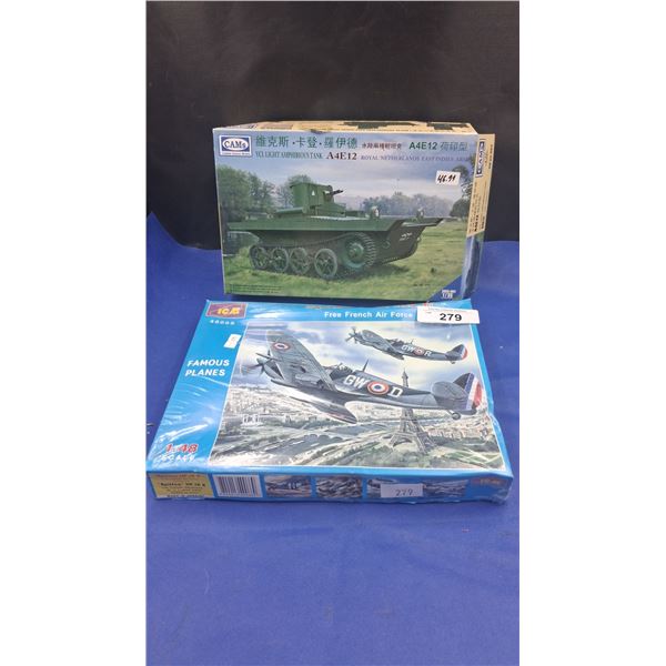 2 vintage model kits