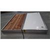 Image 2 : 2 light up sign boxes aluminum 36"x18.5"
