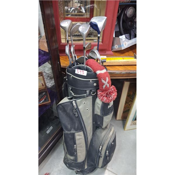 Set of vintage golf clubs, needs new bag