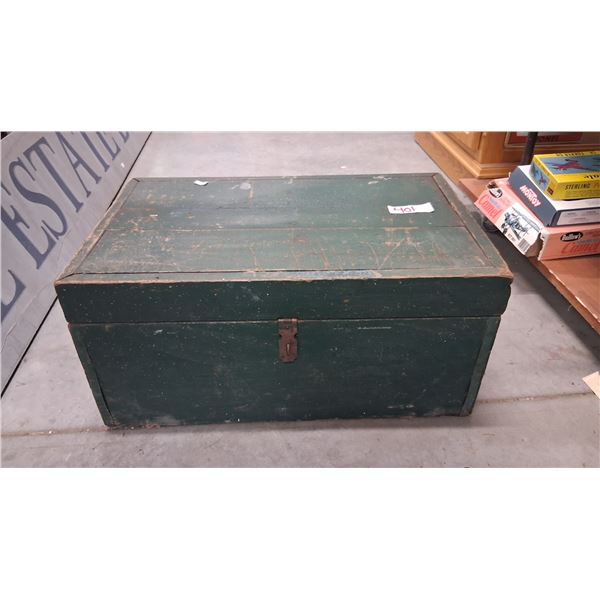 Vintage chest 22"x13"x10"