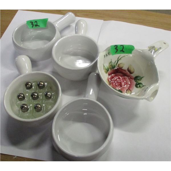 ESTATE:  4 ONION SOUP BOWLS & 1 GRAVY BOAT