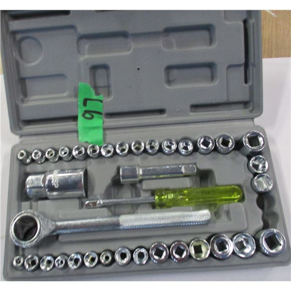 AMAZON (AS IS):  RATCHET SOCKET KIT
