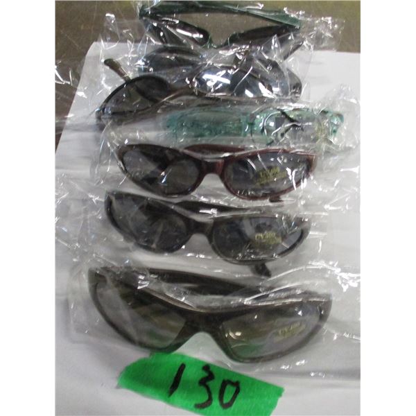 BOX C/W 7 KID'S SUNGLASSES