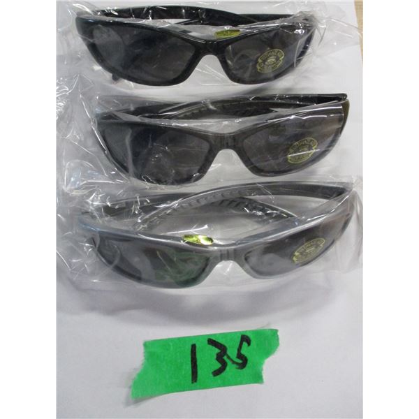 BAG C/W 3 SUNGLASSES