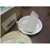 Image 3 : BOX C/W ASSORTED PLASTICWARE
