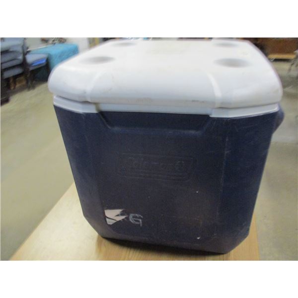 COLEMAN COOLER C/W PROPANE BOTTLES