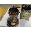 Image 1 : ESTATE:  2 ANTIQUE STYLE POTS