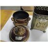 Image 2 : ESTATE:  2 ANTIQUE STYLE POTS