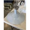Image 4 : 3 WHITE METAL VINTAGE LIGHT FIXTURES