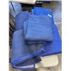 Image 1 : 5 HEAVY MOVING BLANKETS