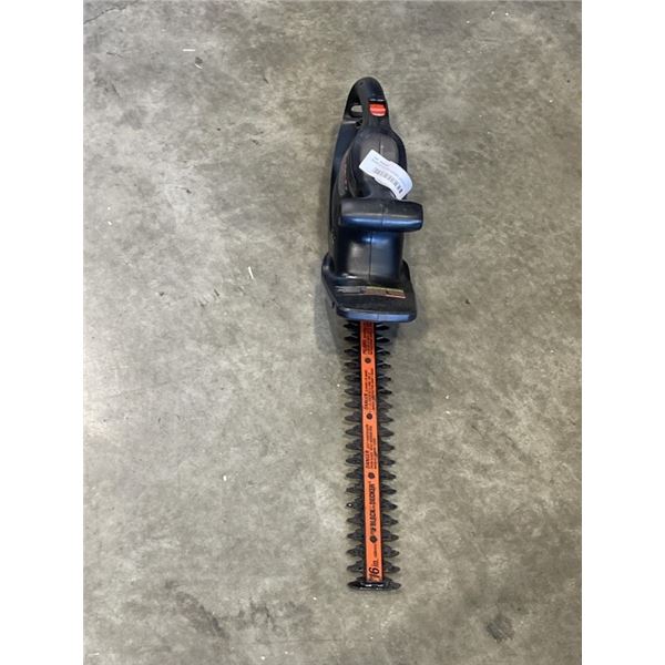 BLACK & DECKER HEDGER. WORKING