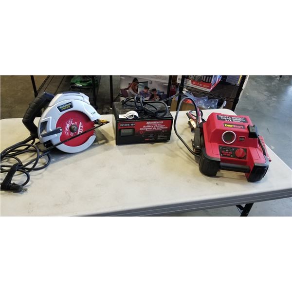 MOTOMASTER BATTERY CHARGER AND EVERSTART JUMPSTARTER. WORKING