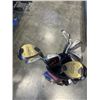 Image 4 : ASSORTED VINTAGE GOLF CLUBS IN YOUTH BAG