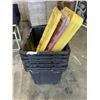 Image 1 : 6 HEAVY DUTY STORAGE TOTES WITH LIDS