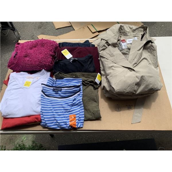 LOT OF WOMEN'S CLOTHING WITH TAGS
