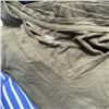 Image 6 : LOT OF WOMEN'S CLOTHING WITH TAGS SIZE XXL AND 4 OVERCOATS