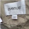 Image 9 : LOT OF WOMEN'S CLOTHING WITH TAGS SIZE XXL AND 4 OVERCOATS