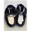 Image 2 : TOTE OF WOMANS SLIPPERS