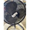 Image 3 : HOLMES TABLE FAN