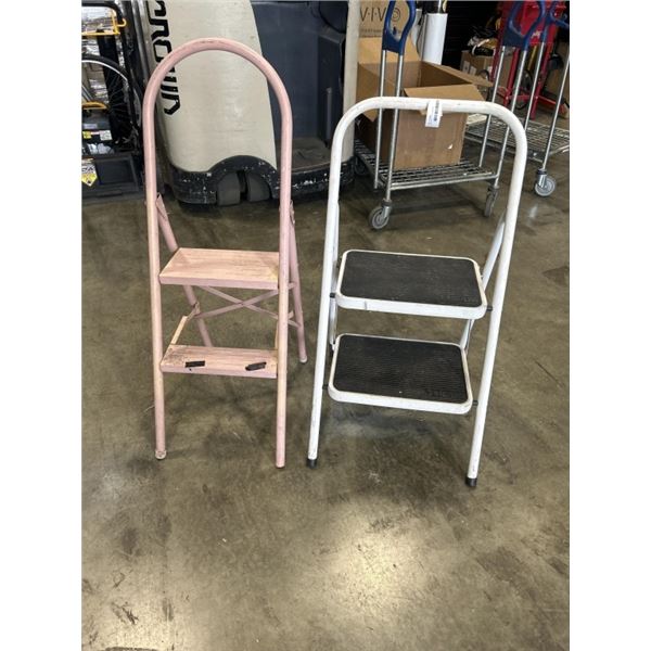 2 FOLDING STEP LADDERS