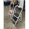 Image 2 : 2 FOLDING STEP LADDERS