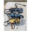 Image 1 : 3 GRINDERS. 2MAKITA, 1 DEWALT