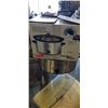 Image 3 : 2 SLOW COOKERS AND MINI FRIDGE