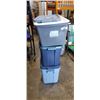 Image 1 : 5 TOTES WITH LIDS